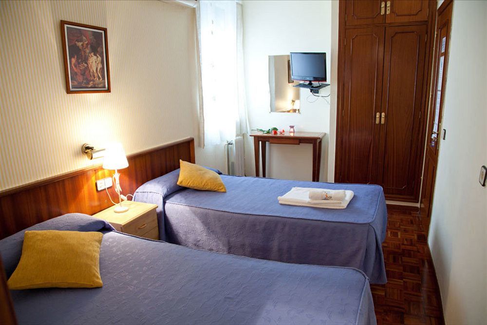 Pensión San Isidro Madrid Bagian luar foto
